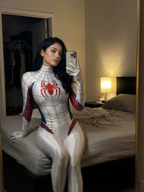 Night Spider Mirror Selfie