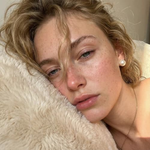 Sleepy Glam Selfie